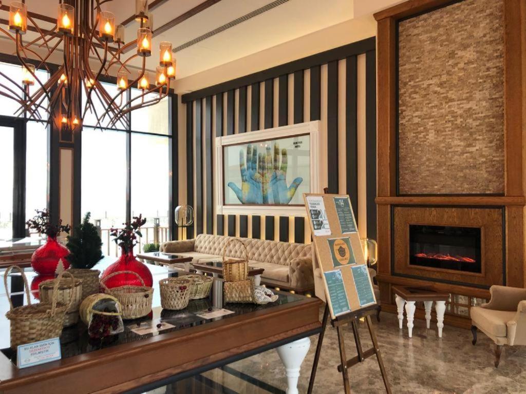 Blue Pier Hotel コジャエリ エクステリア 写真