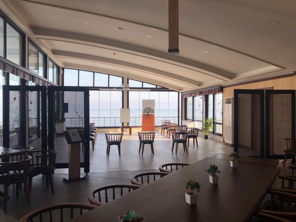 Blue Pier Hotel コジャエリ エクステリア 写真