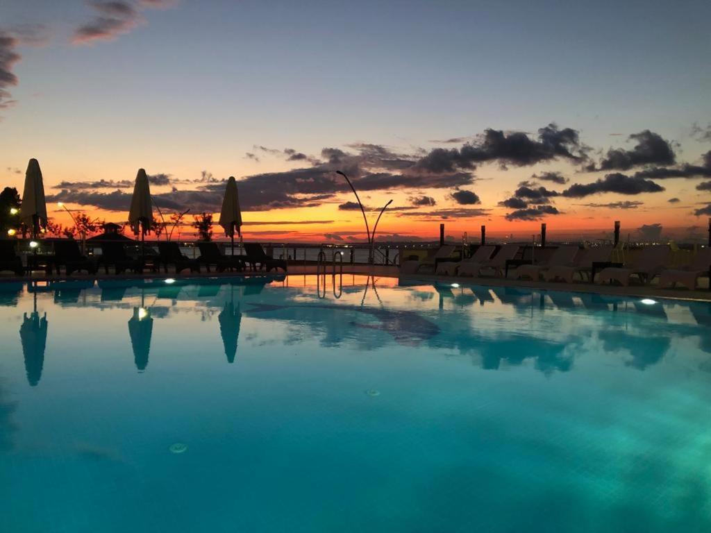 Blue Pier Hotel コジャエリ エクステリア 写真